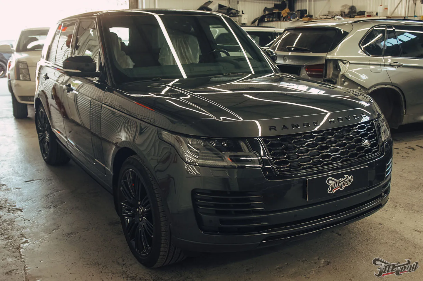 Range Rover Vogue SE в шикарном перламутровом виниле!